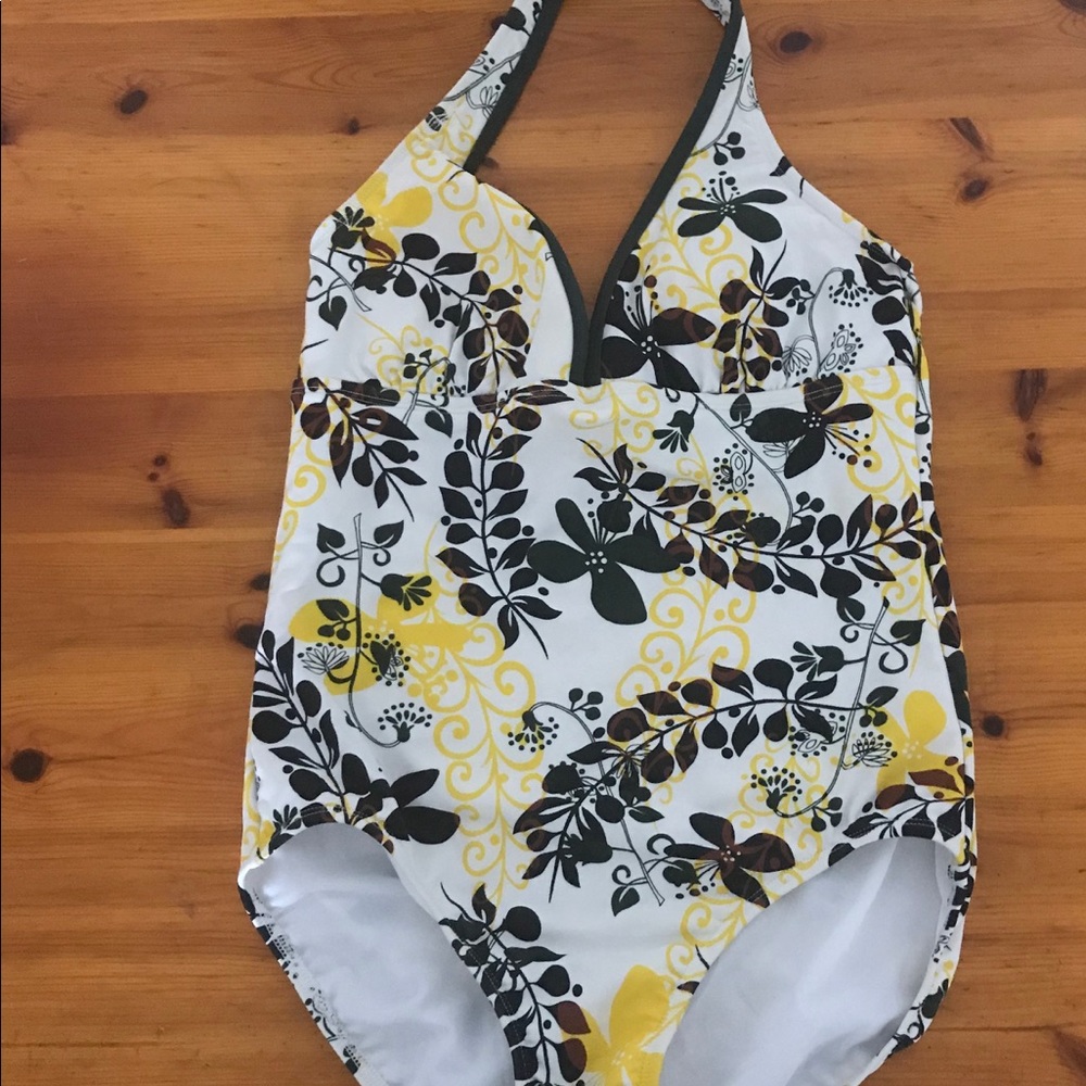 New Medium Merona Halter One-Piece Swimsuit